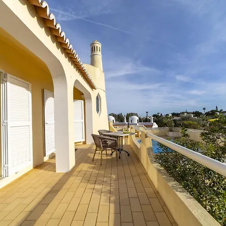 Casa Carvalho *