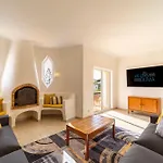 Casa Carvalho * קארבואירו