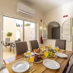 וילה Casa Carvalho *
